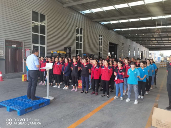 鑫業(yè)潤(rùn)滑油9月份積分機(jī)制總結(jié)頒獎(jiǎng)典禮召開(kāi)