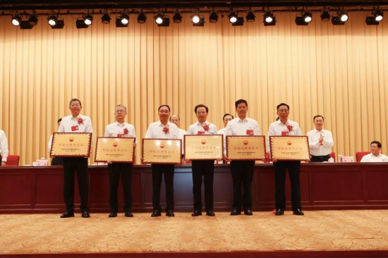 高鐵齒輪油、特高壓變壓器油、機器人潤滑脂等領(lǐng)域打破國外產(chǎn)品壟斷