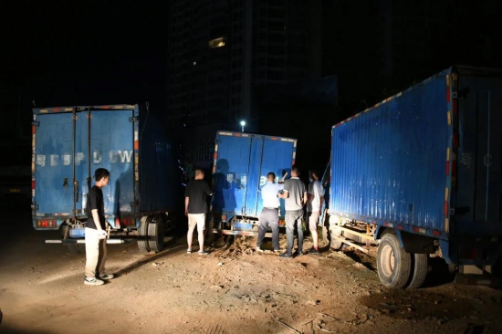 陽東警方成功打掉一個非法生產(chǎn)銷售偽劣成品油團(tuán)伙