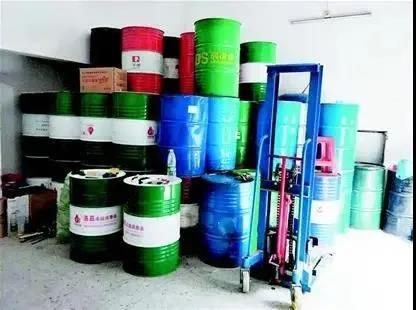 查獲假冒品牌機(jī)械潤(rùn)滑油1000余箱，涉案金額達(dá)300余萬(wàn)元