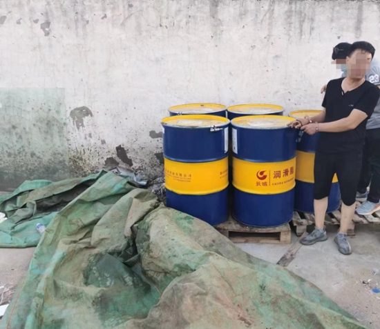 河南鄭州警方端掉假冒品牌潤(rùn)滑油窩點(diǎn)，涉案金額10萬(wàn)余元