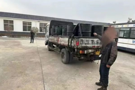 內(nèi)蒙古五原警方查處一起非法買賣運輸廢機油案