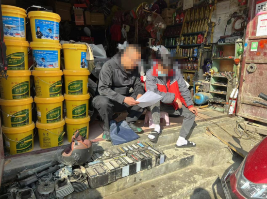 云南拖頂鄉(xiāng)開展汽修行業(yè)廢機(jī)油專項(xiàng)整治行動(dòng)