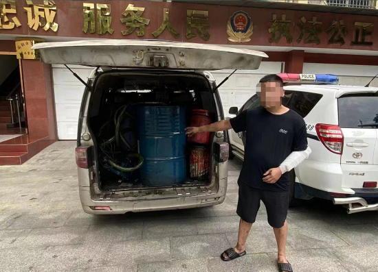 湖南岳陽樓區(qū)查處一家非法轉(zhuǎn)移廢機(jī)油企業(yè)